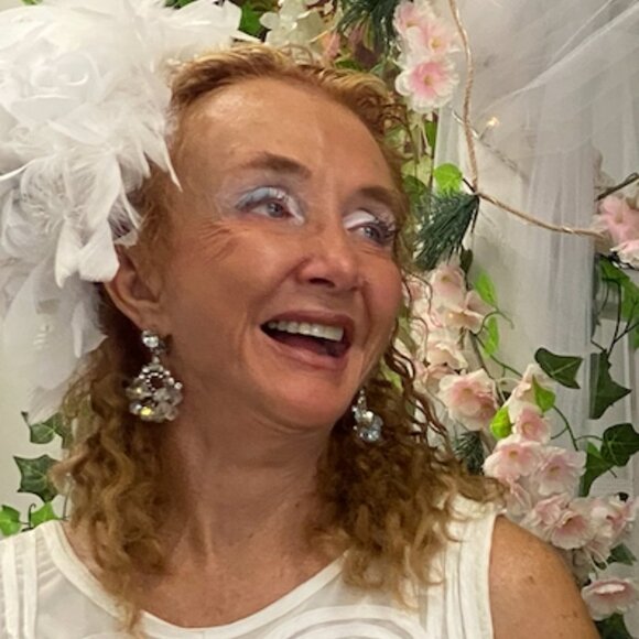 Meet the Posher - Picture 4 of 7